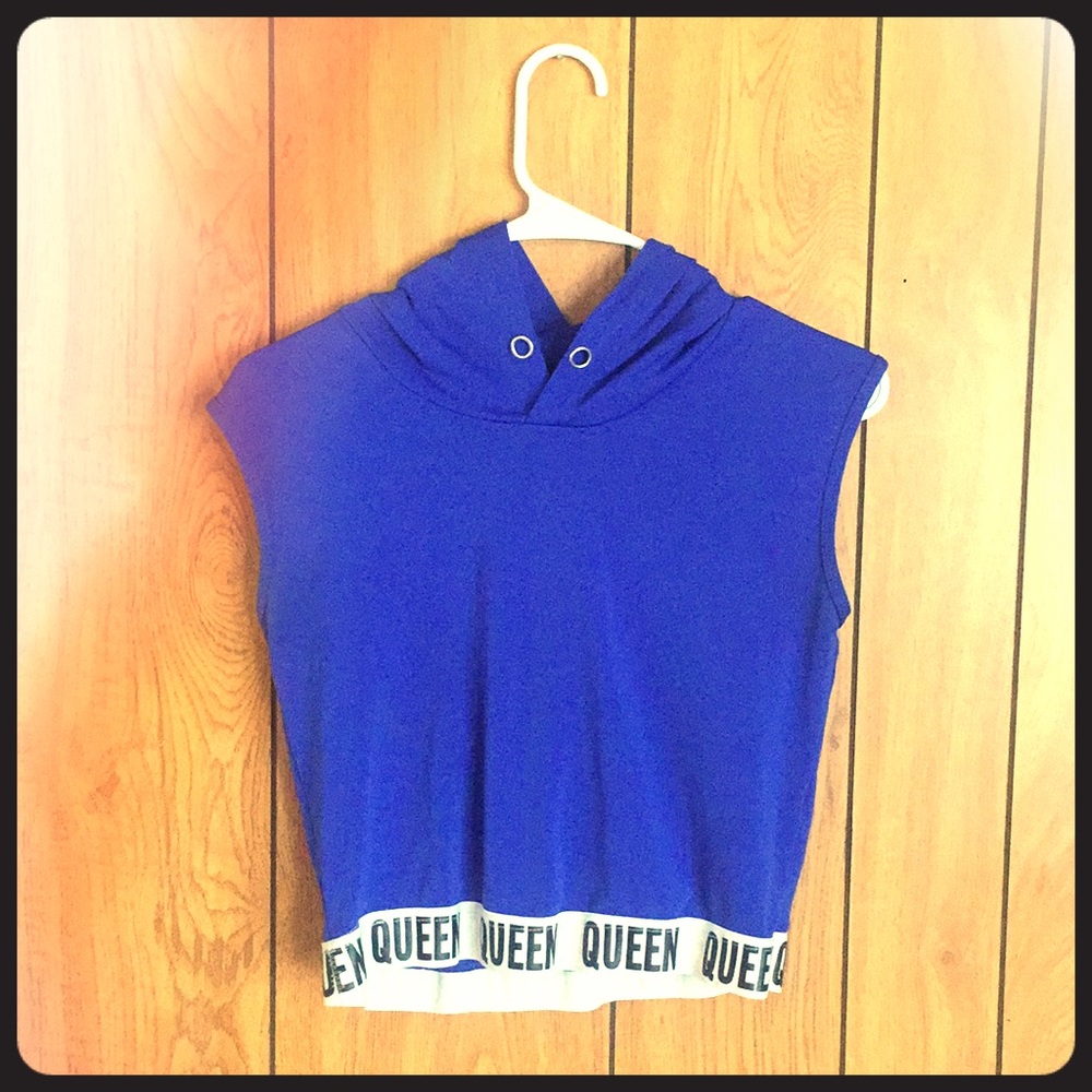 No sleeve hoodie